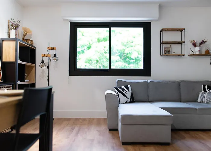 アパート Appartement Ramonville Avec Parking Prive ラモンヴィル・サン・タニュ