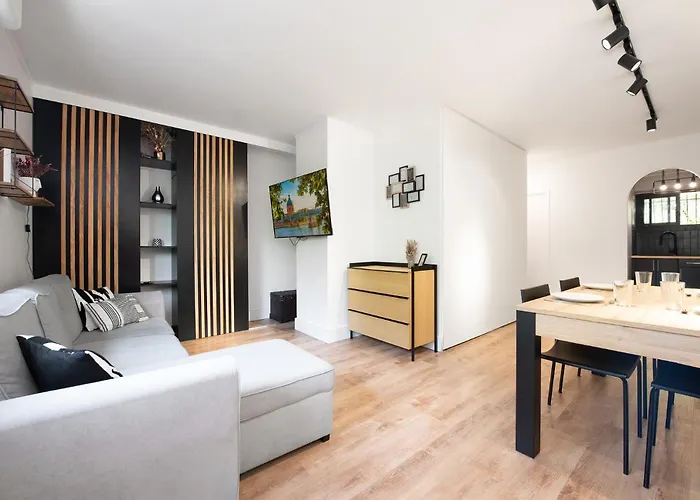 アパート Appartement Ramonville Avec Parking Prive ラモンヴィル・サン・タニュ